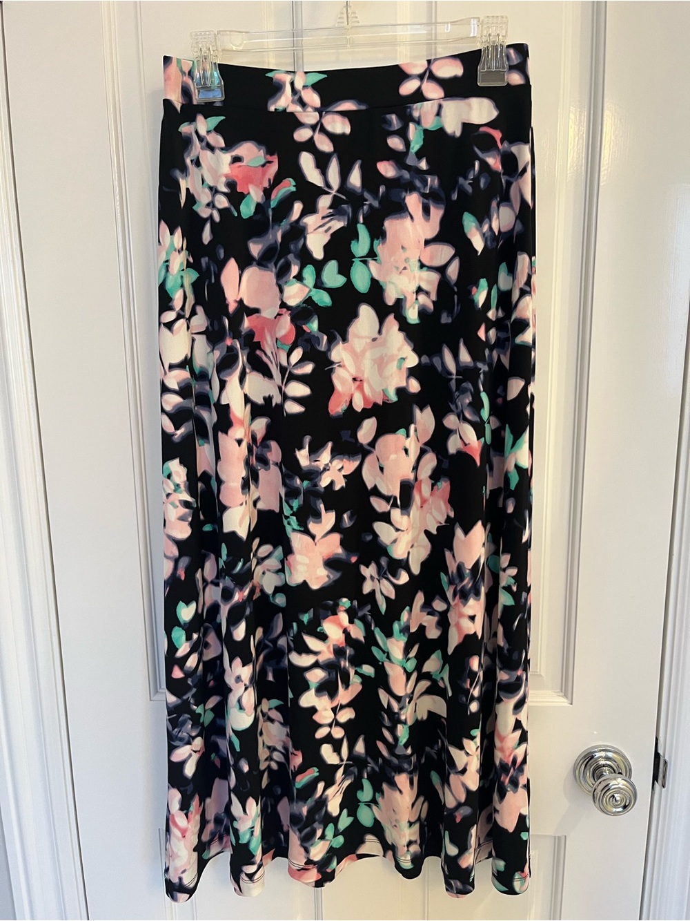 Jones Studio Floral Maxi Skirt size Small